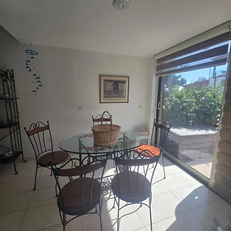 Lazuli Seafront House Nr18 بيت للعطل لارنكا