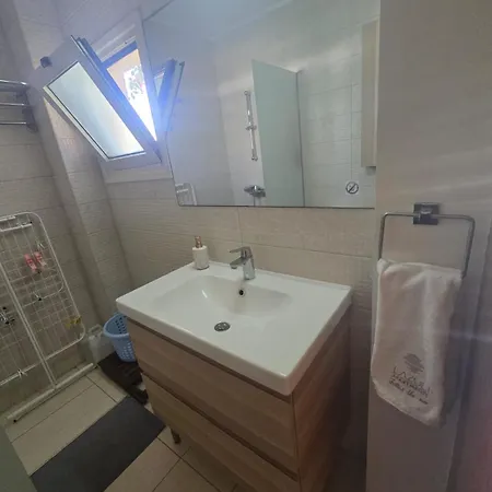 بيت للعطل Lazuli Seafront House Nr18