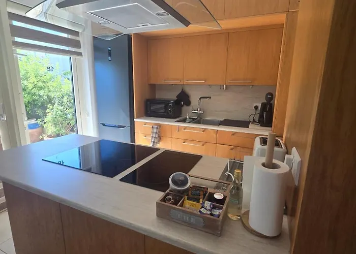 Lazuli Seafront House Nr18 *