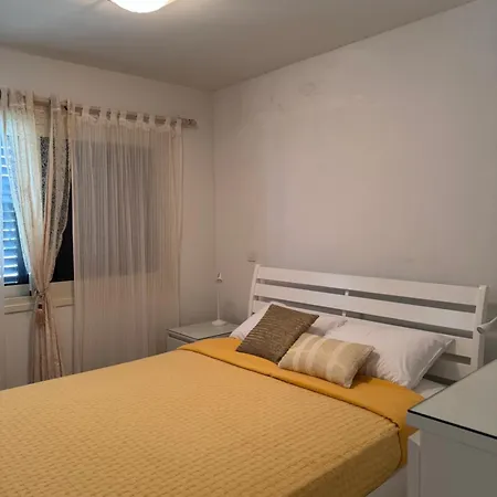 Searenity Seafront House - 50m From The Larnaca