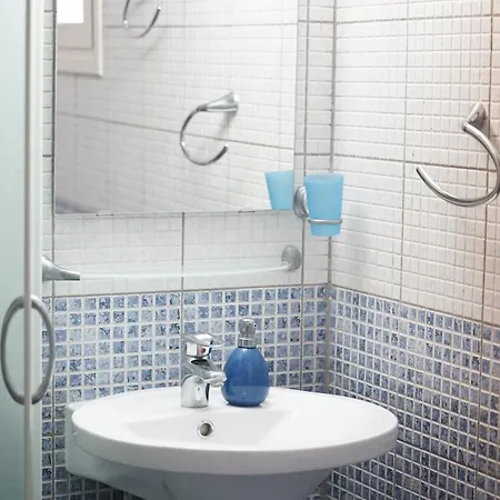 Searenity Seafront House - 50m From The * Larnaca