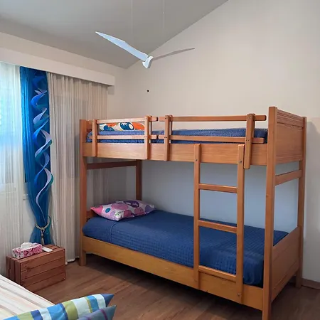 Searenity Seafront House - 50m From The Holiday home