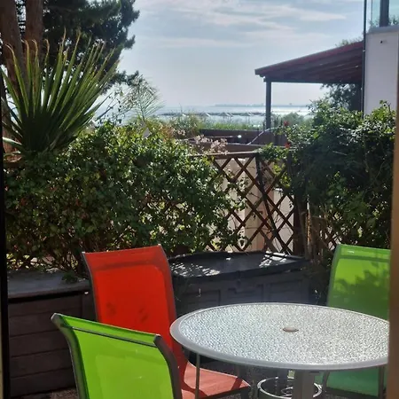 Searenity Seafront House - 50m From The Larnaca