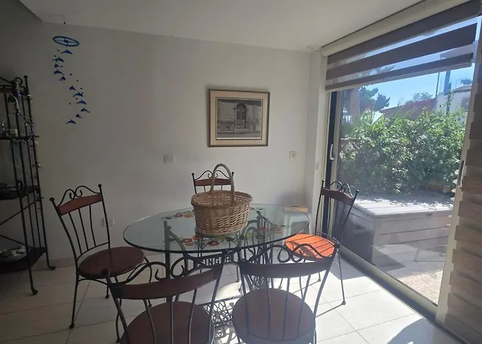 Lazuli Seafront House Nr18 Будинок відпочинку Ларнака